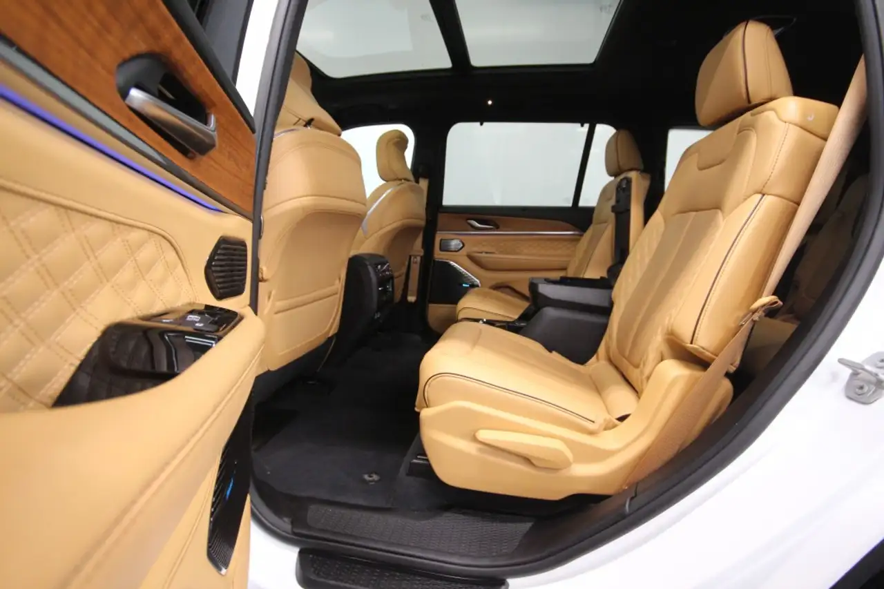 Jeep Grand Cherokee - Image 26