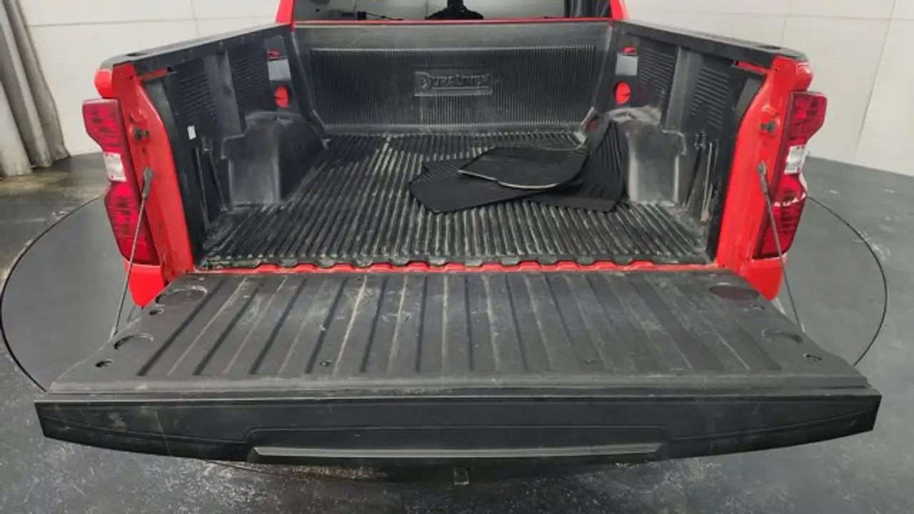 Chevrolet Silverado 1500 - Image 29