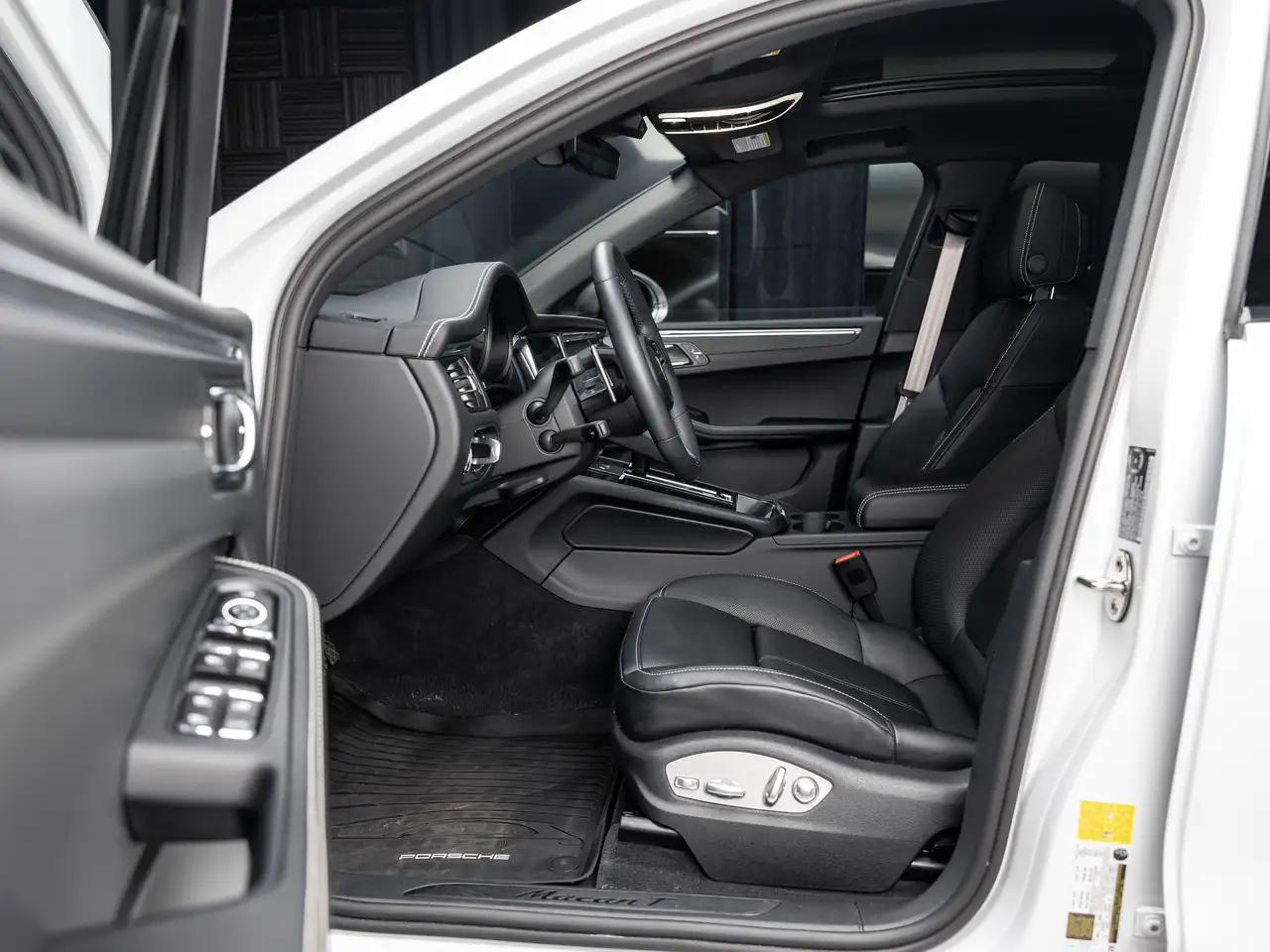 Porsche Macan - Image 20