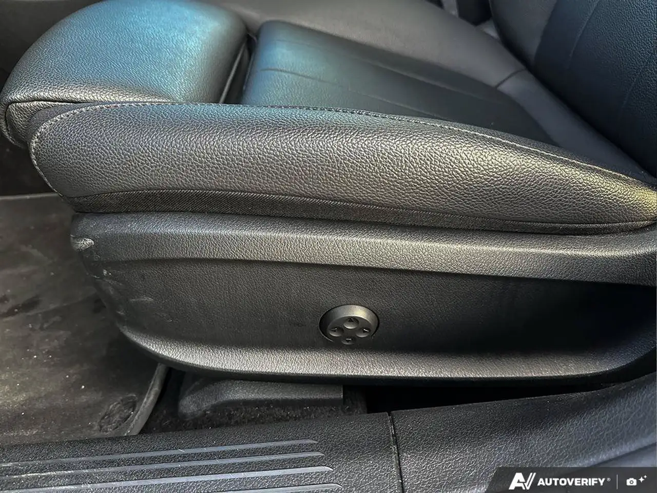 Mercedes-Benz CLA - Image 24