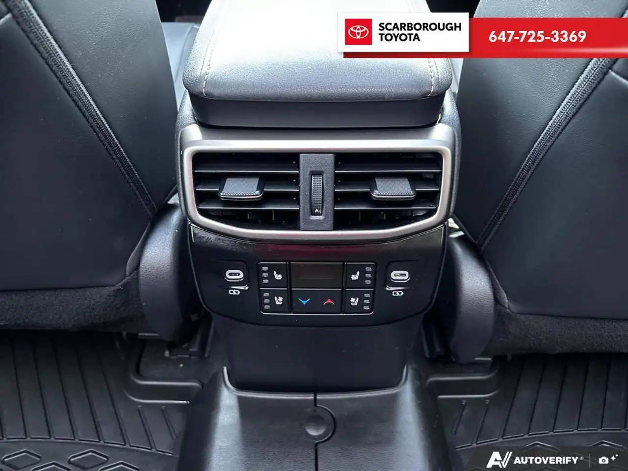 Lexus RX - Image 26