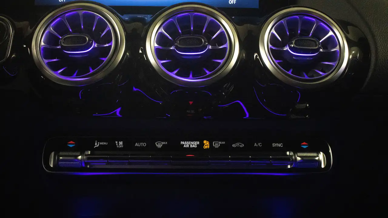 Mercedes-Benz GLA - Image 16