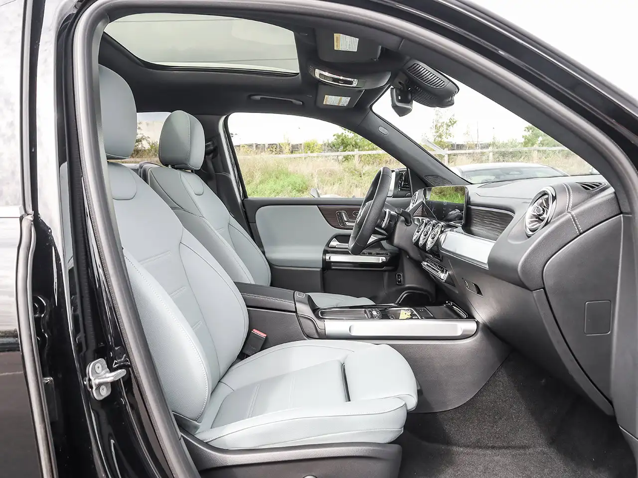 Mercedes-Benz EQB - Image 14