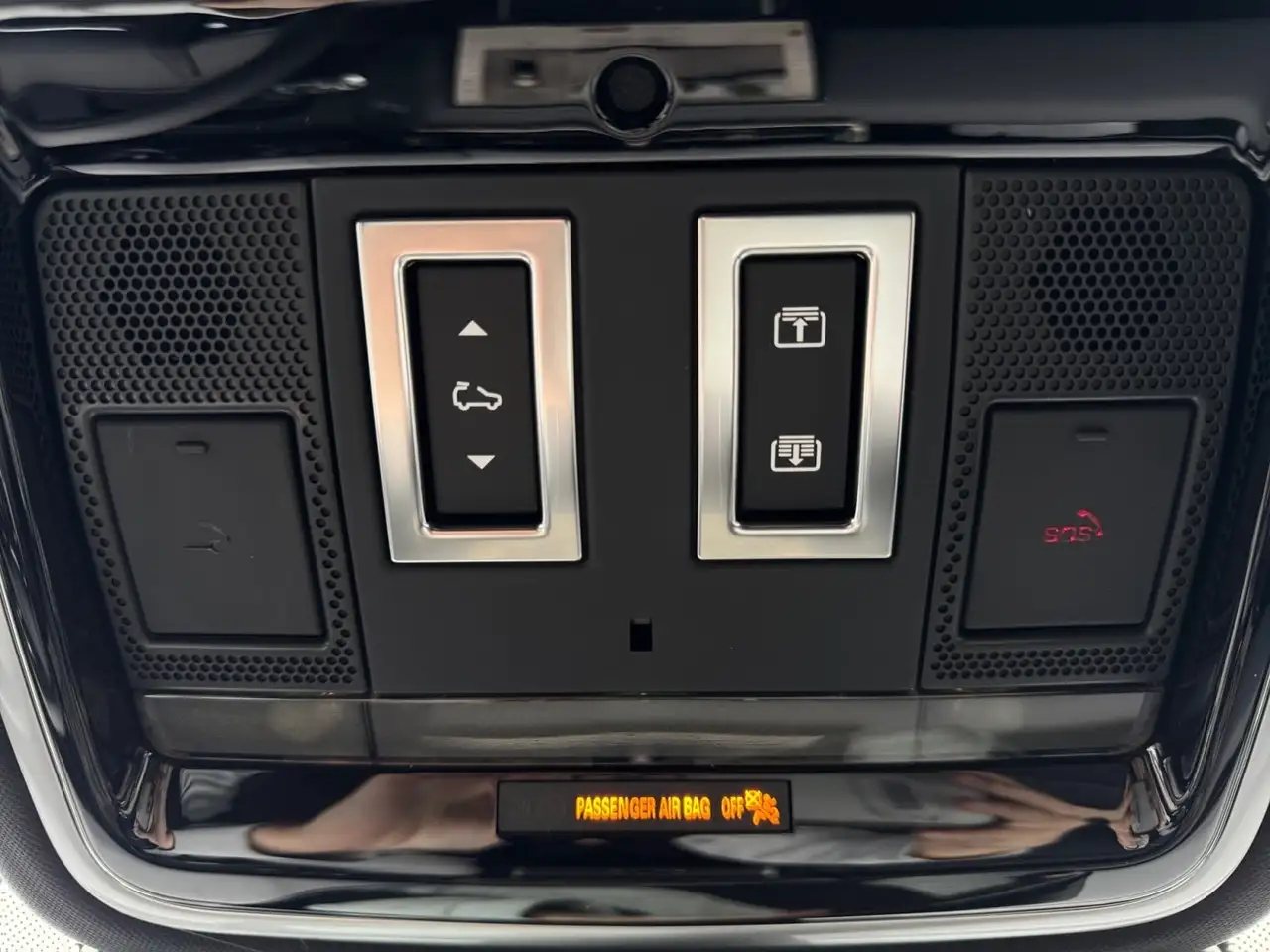 Land Rover Range Rover Velar - Image 23