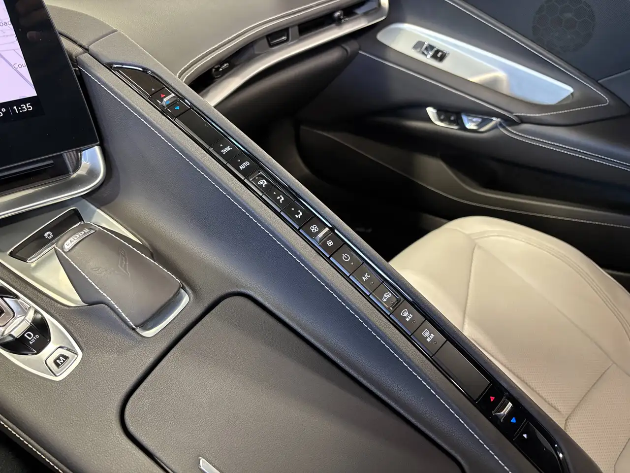 Chevrolet Corvette - Image 22