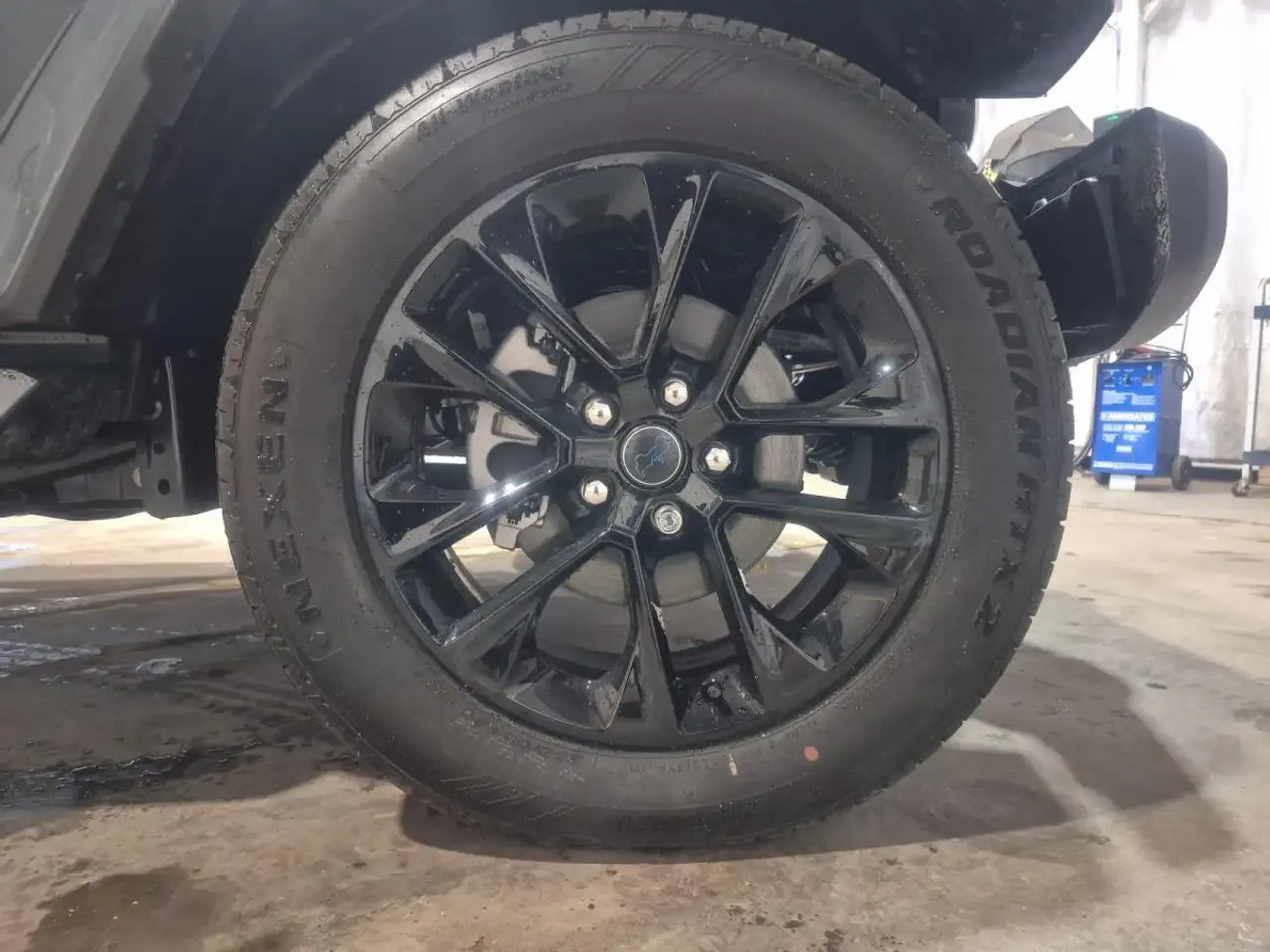 Jeep Wrangler - Image 8