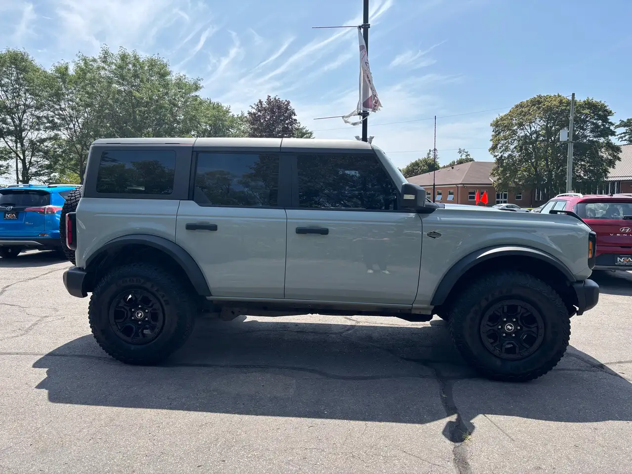 Ford Bronco - Image 5