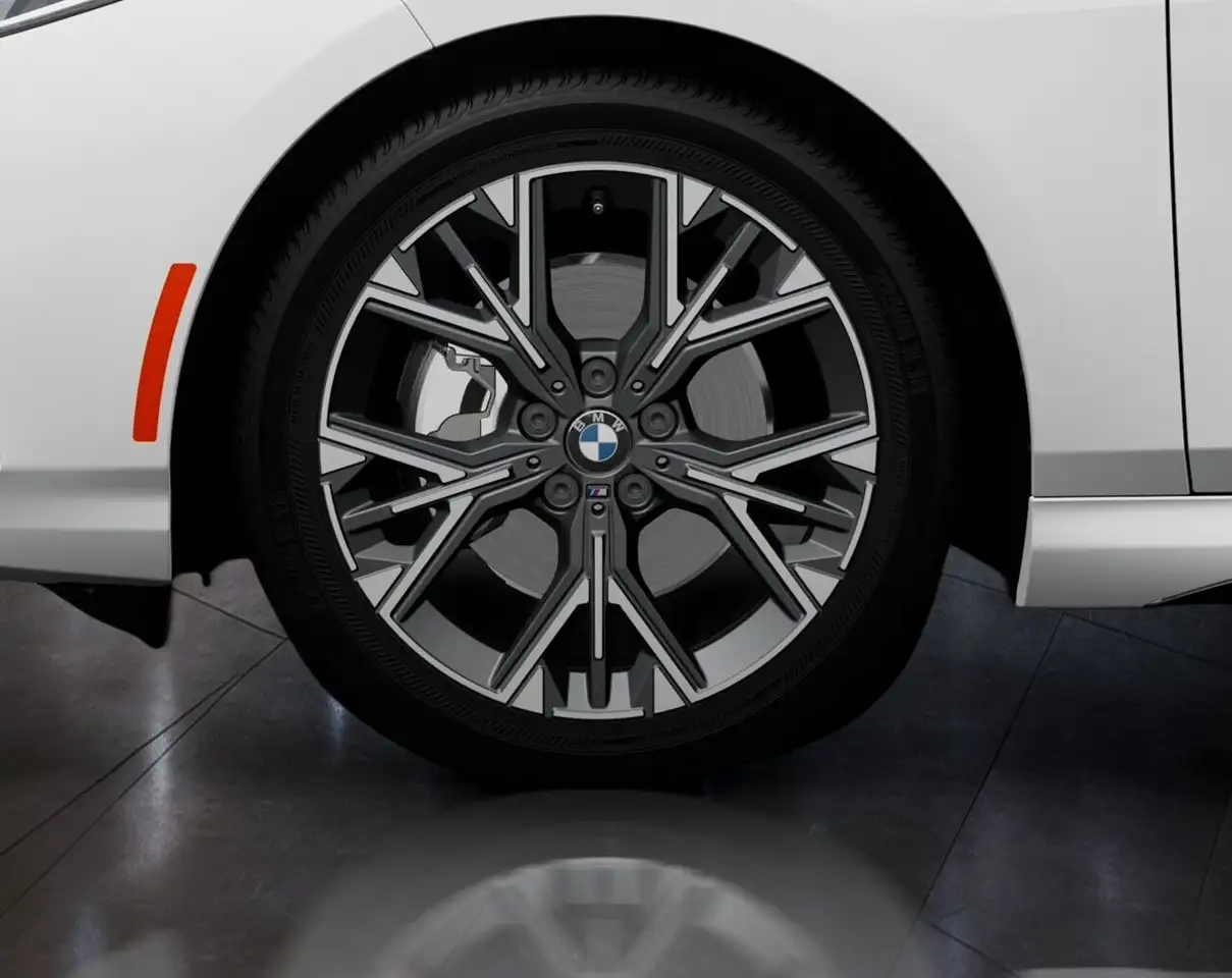 BMW 2 Series - Image 7