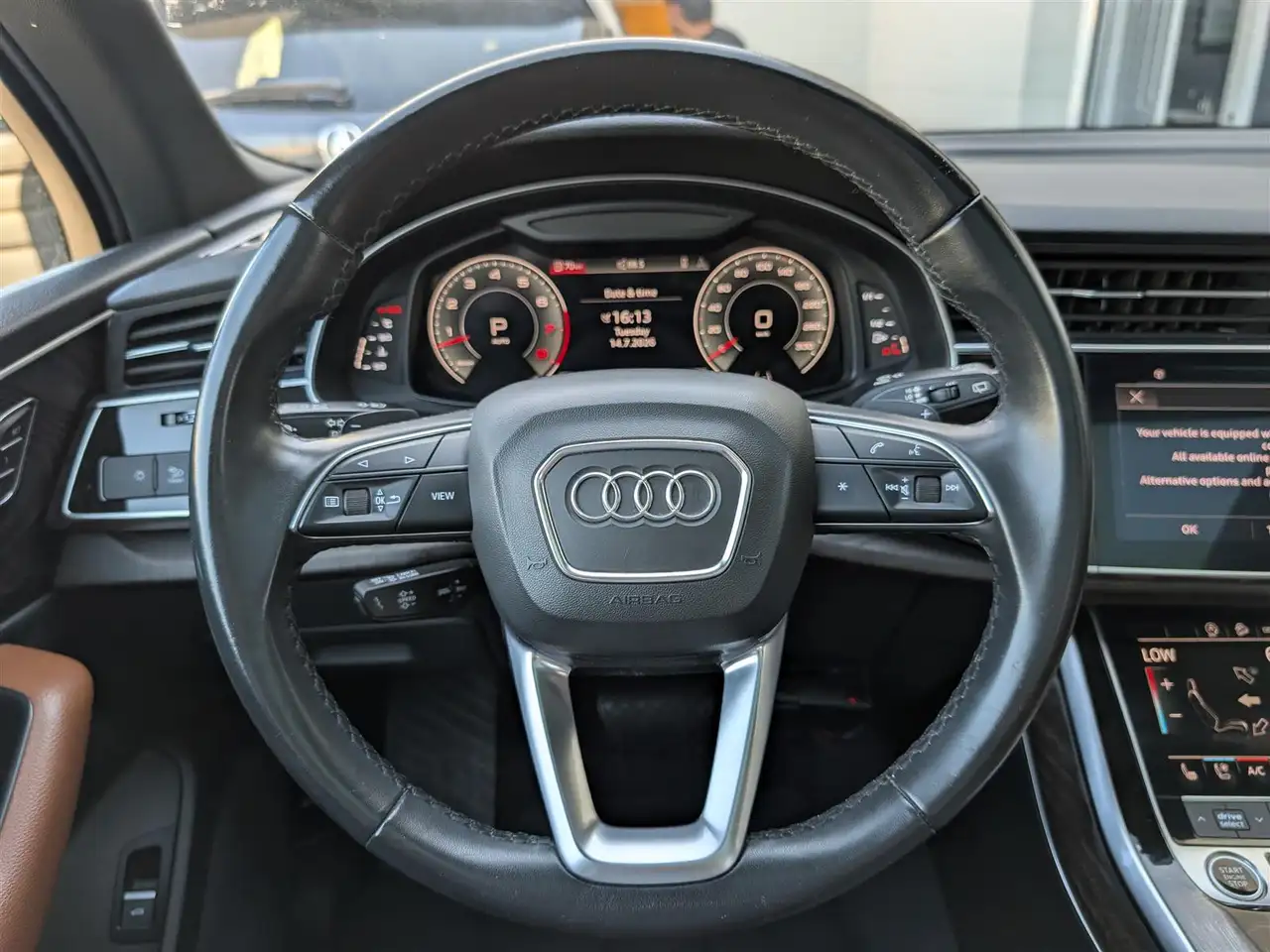 Audi Q7 - Image 11