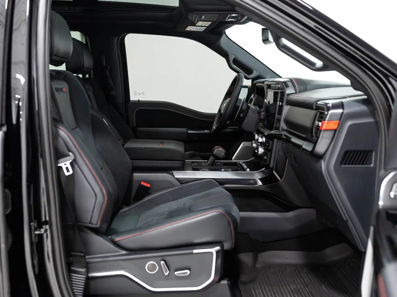 Ford F-150 - Image 11