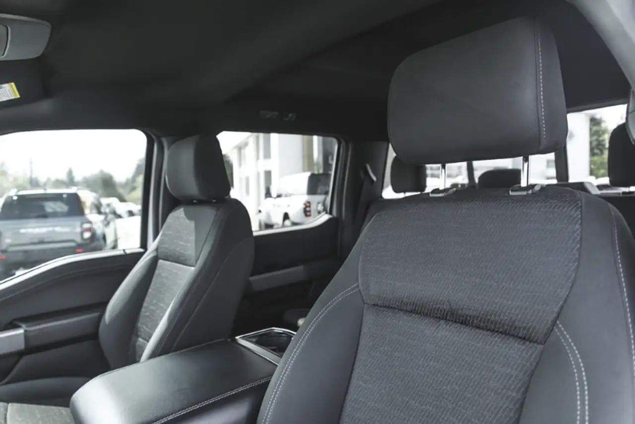 Ford F-150 - Image 22