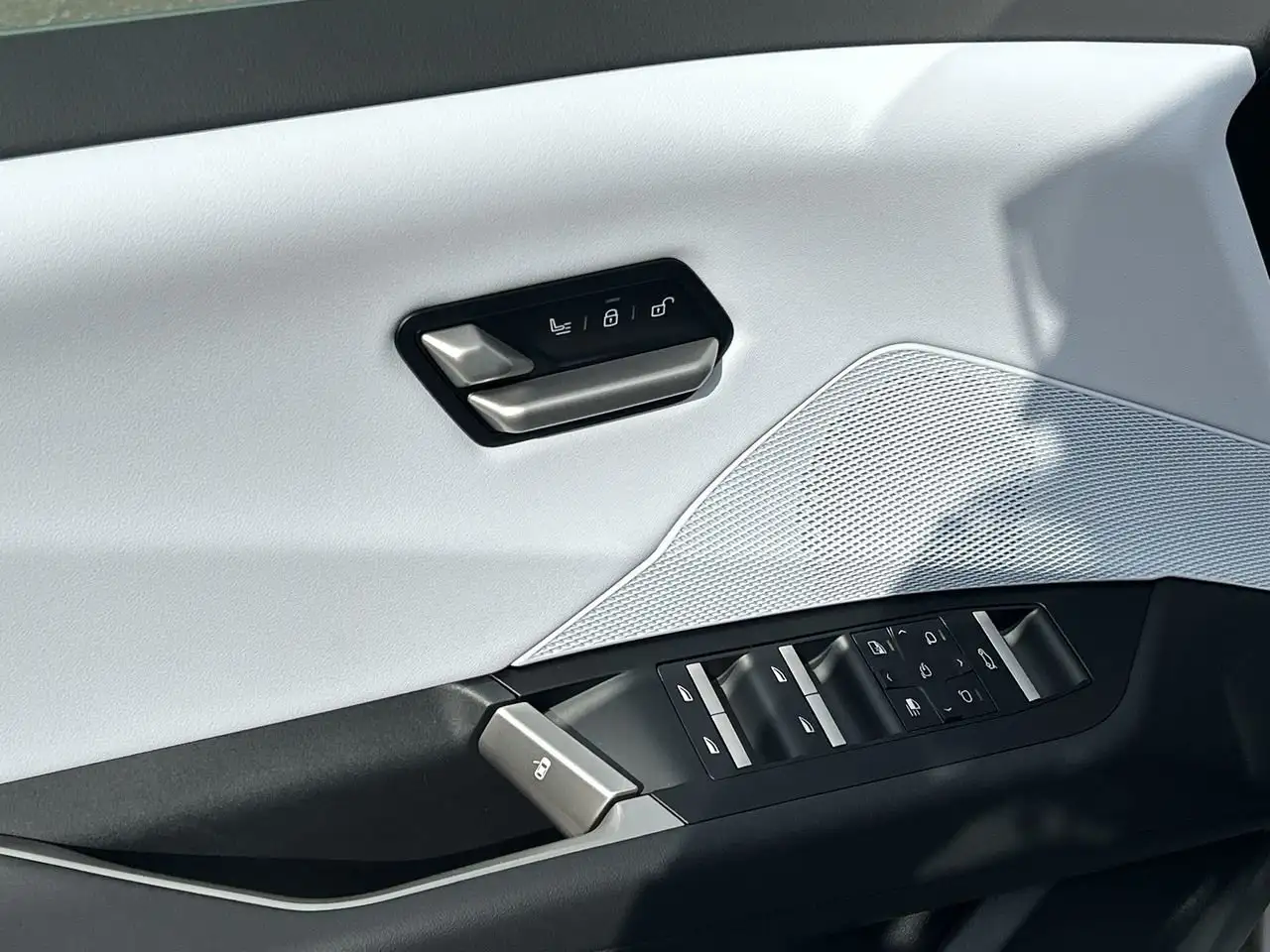 BMW iX3 - Image 20