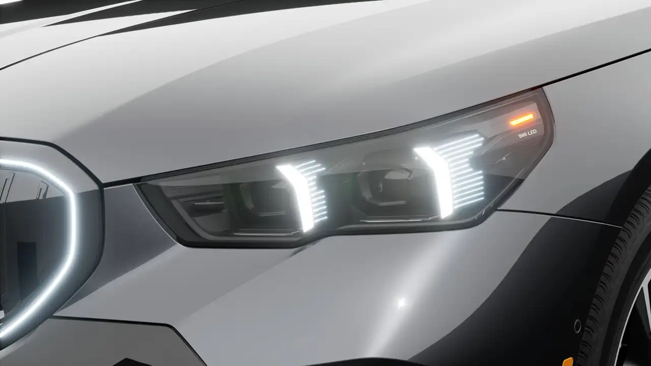 BMW 5 Series - Image 6