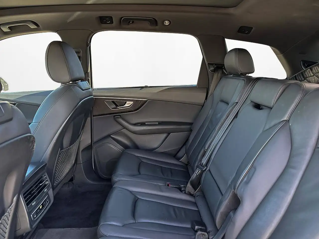 Audi Q7 - Image 27