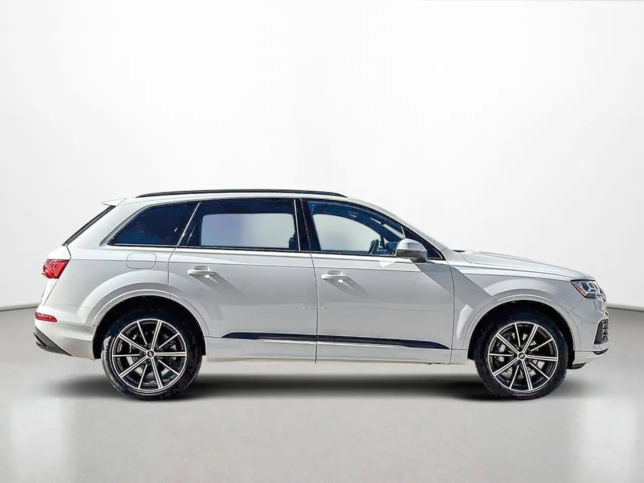 Audi Q7 - Image 7