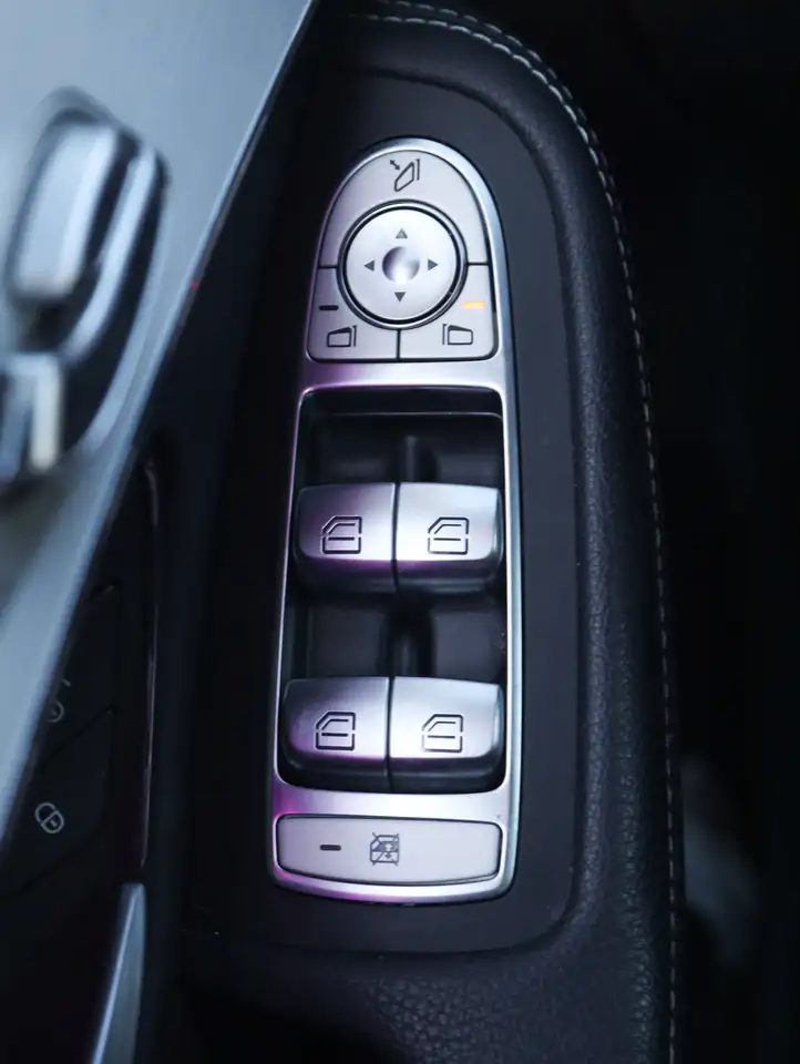 Mercedes-Benz GLC - Image 18