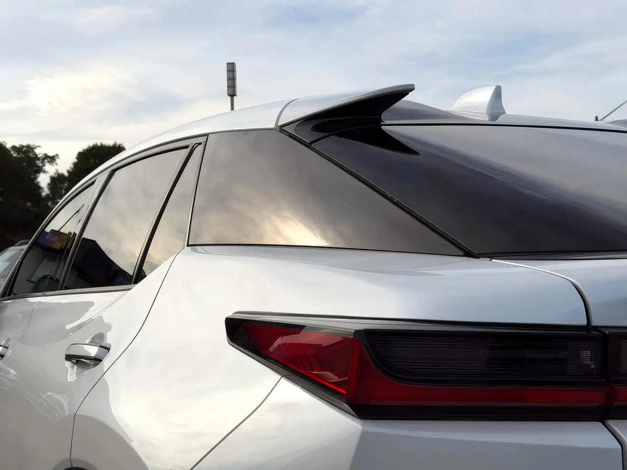 Lexus RZ - Image 13