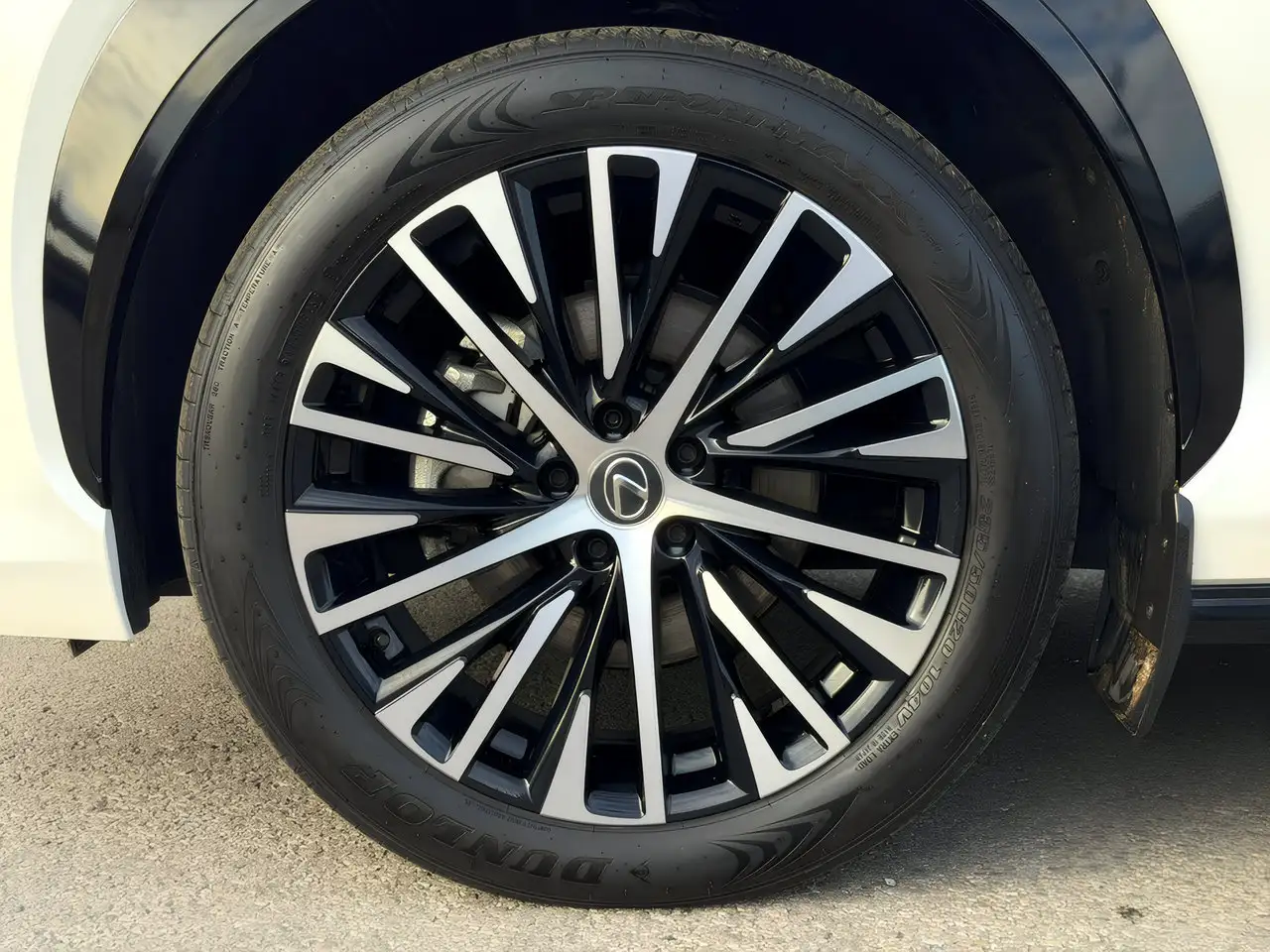 Lexus RZ - Image 10