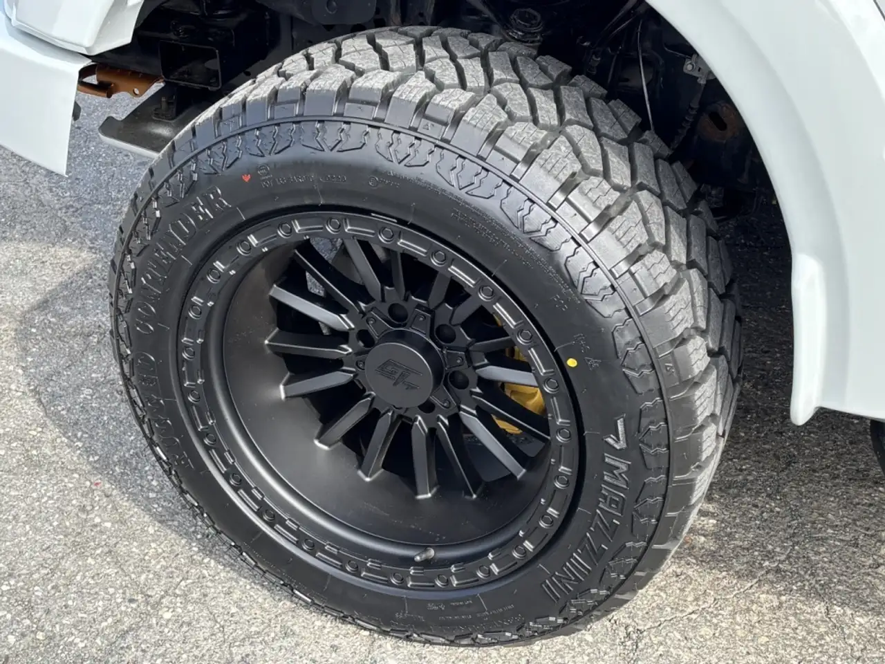 Ford F-150 - Image 18