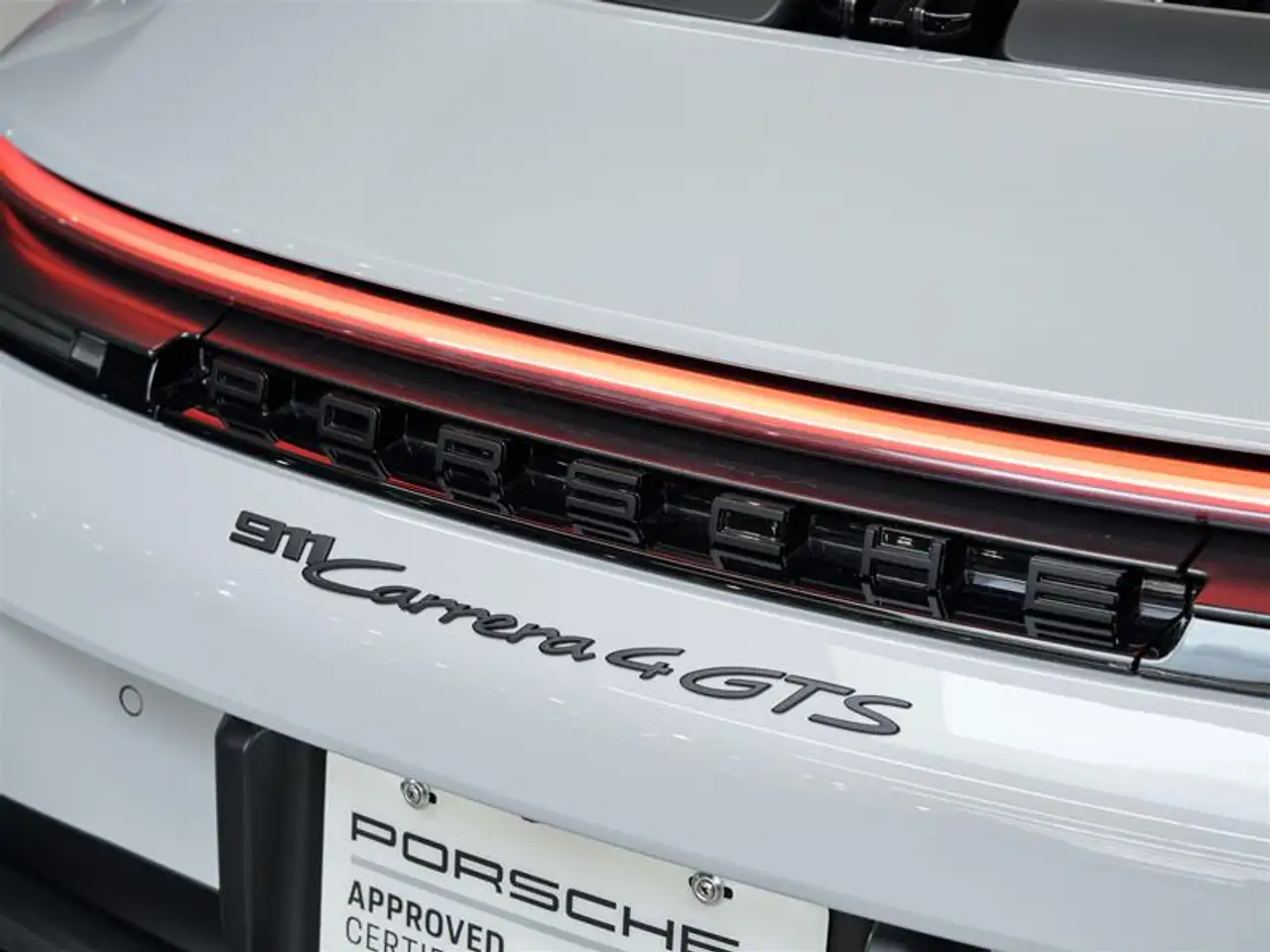 Porsche 911 - Image 16