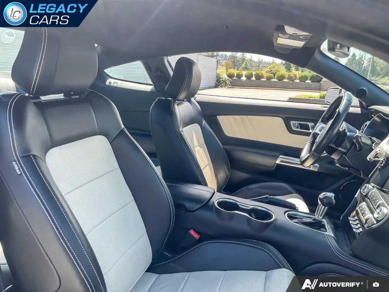 Ford Mustang - Image 21