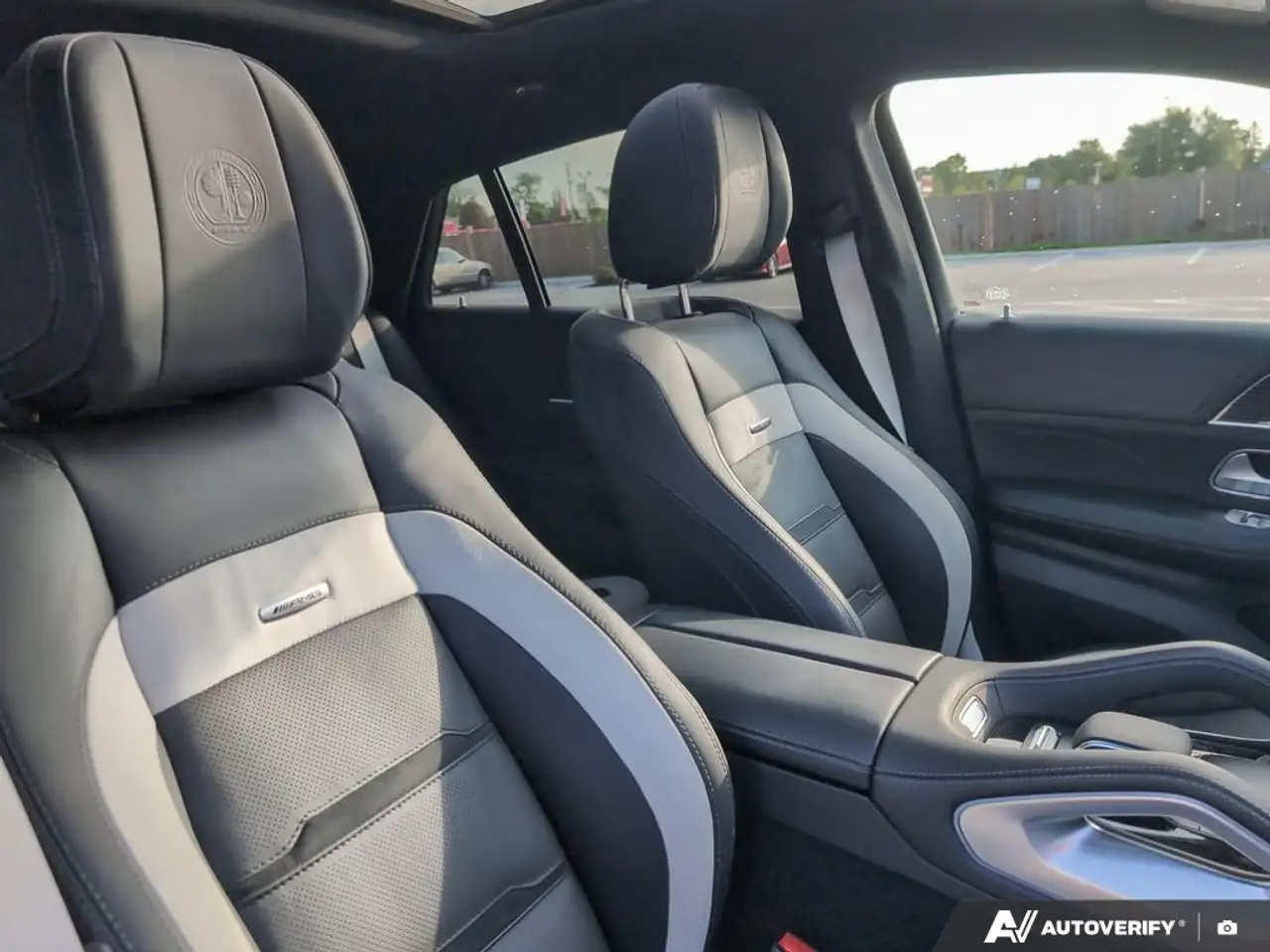 Mercedes-Benz GLE - Image 21