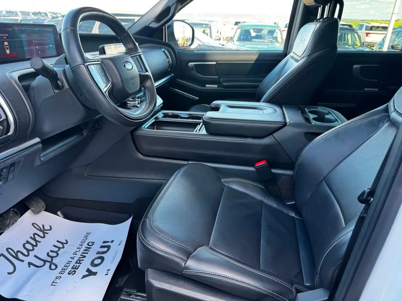 Ford Expedition - Image 16