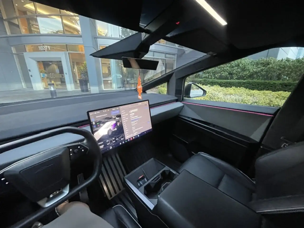 Tesla Cybertruck - Image 17