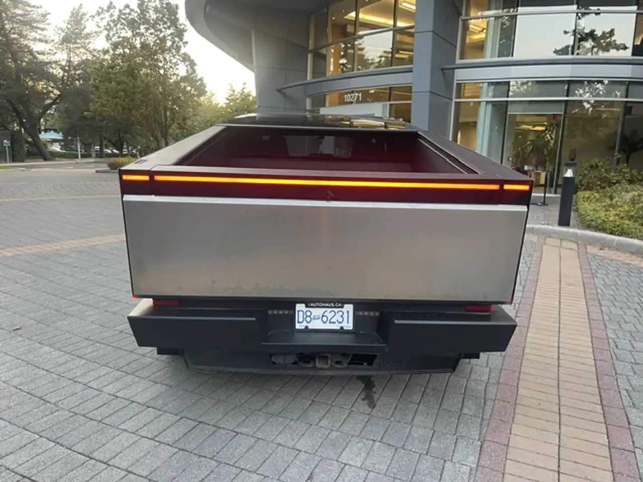 Tesla Cybertruck - Image 21