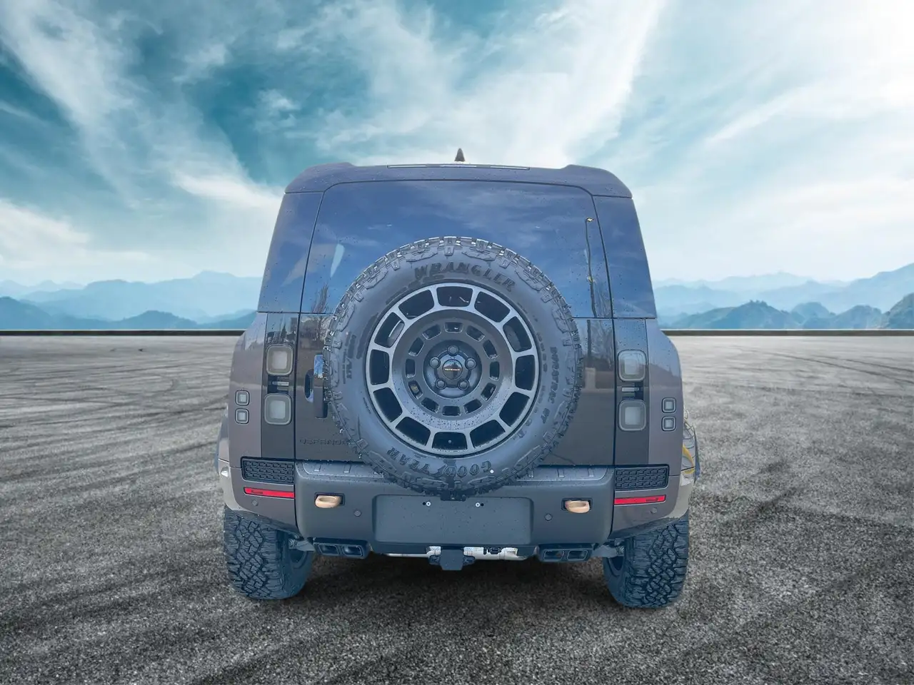 Land Rover Defender - Image 7
