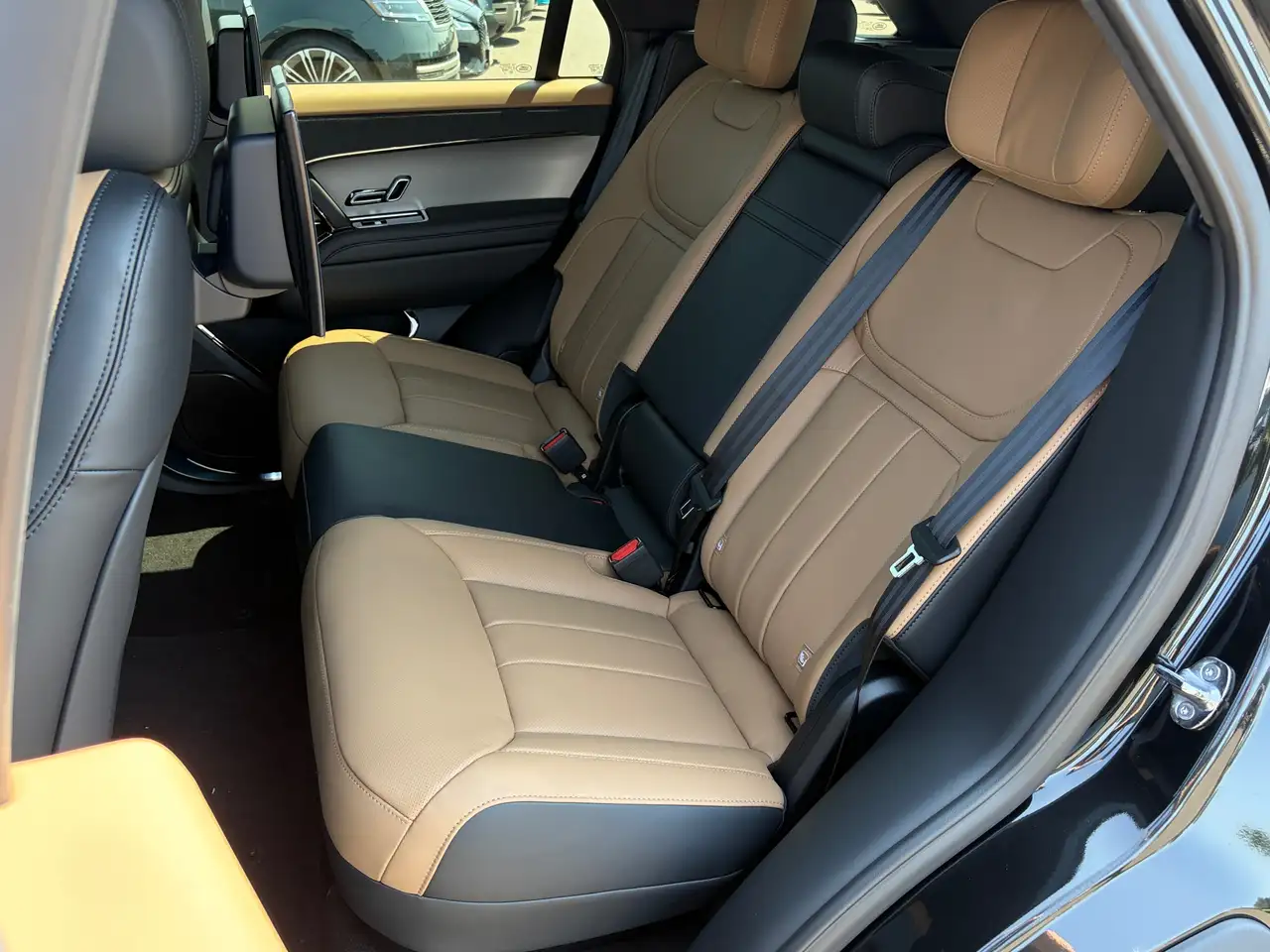 Land Rover Range Rover Sport - Image 17