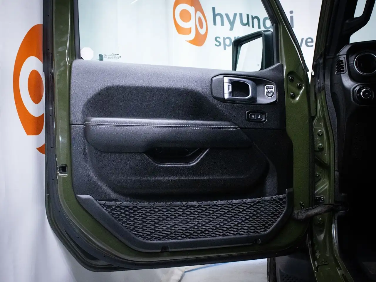 Jeep Wrangler - Image 19
