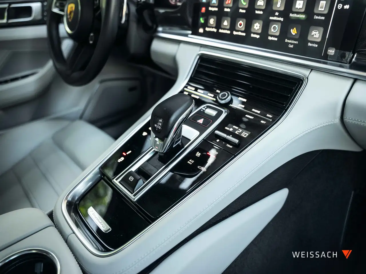 Porsche Panamera - Image 12