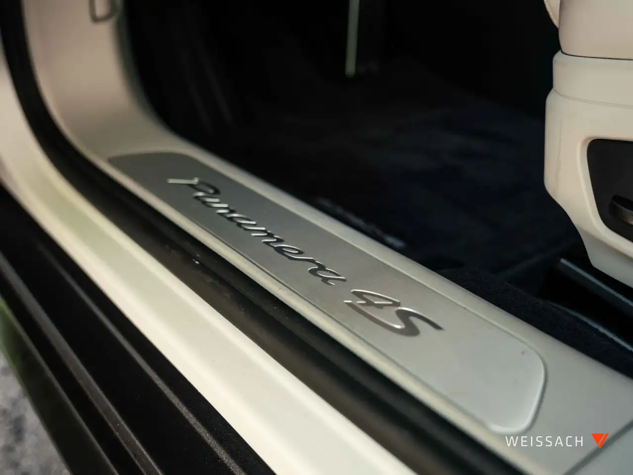 Porsche Panamera - Image 21