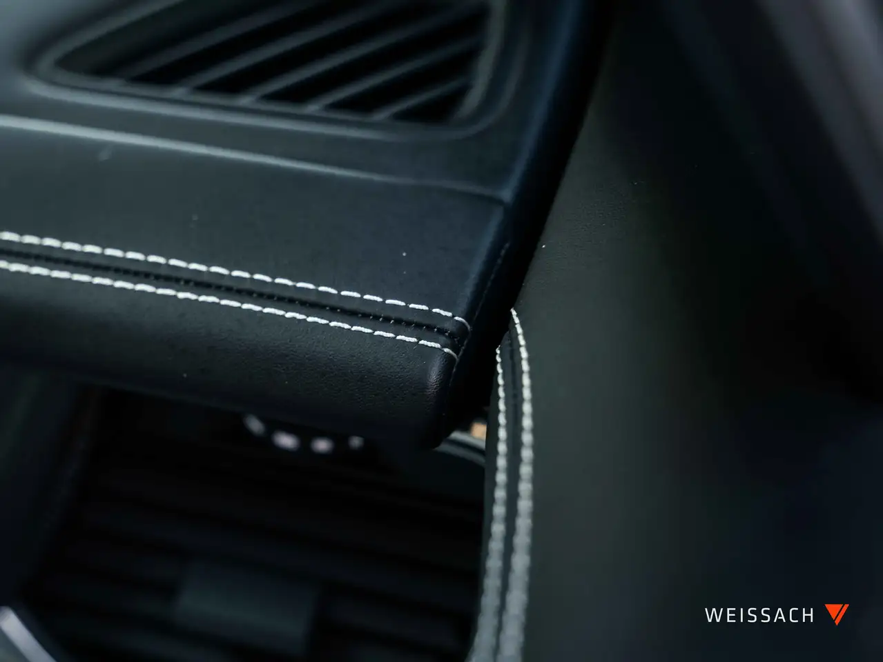 Porsche Panamera - Image 15