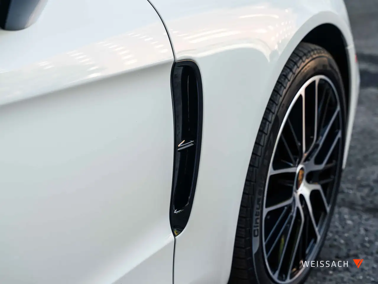 Porsche Panamera - Image 27