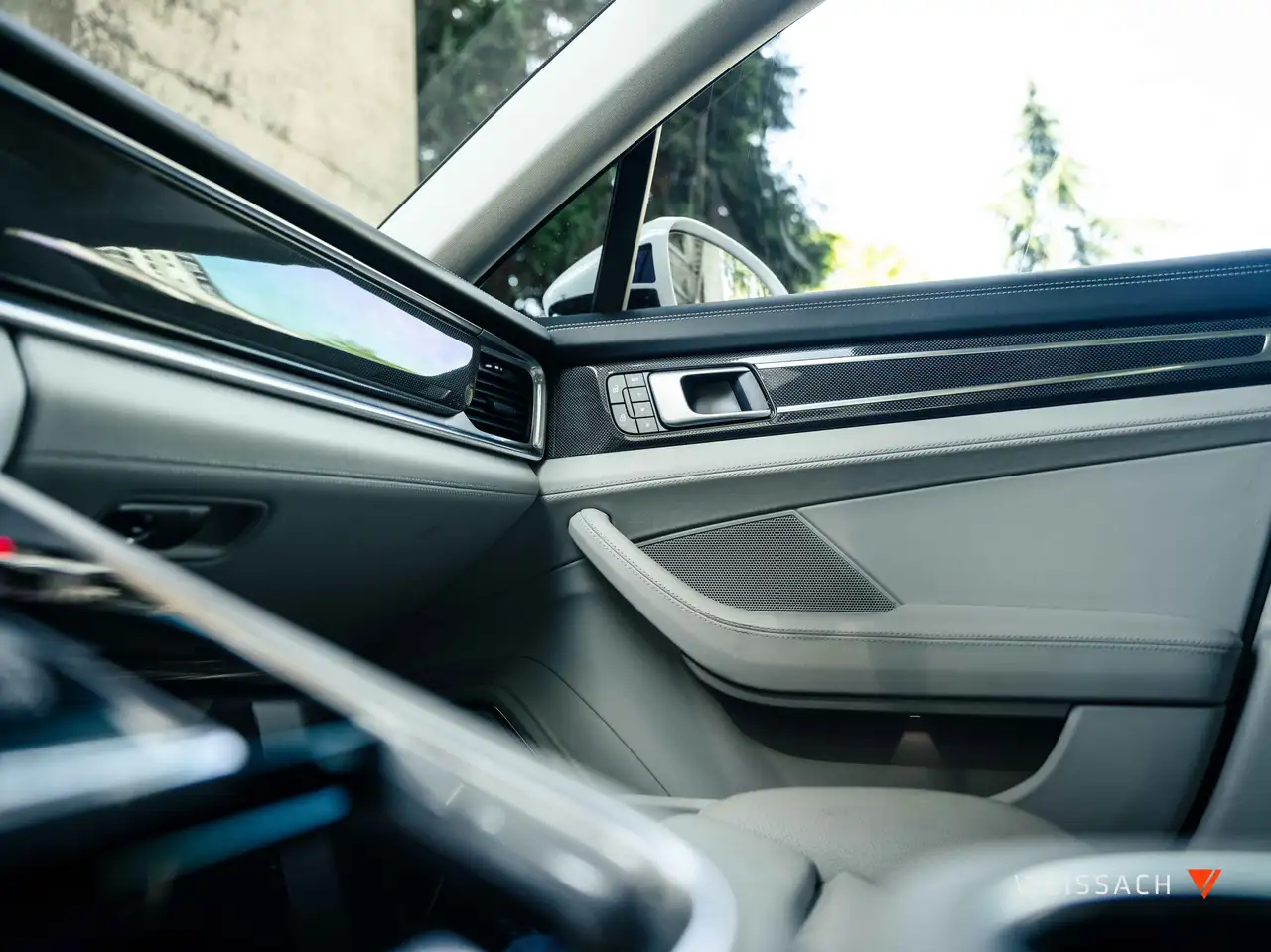 Porsche Panamera - Image 16