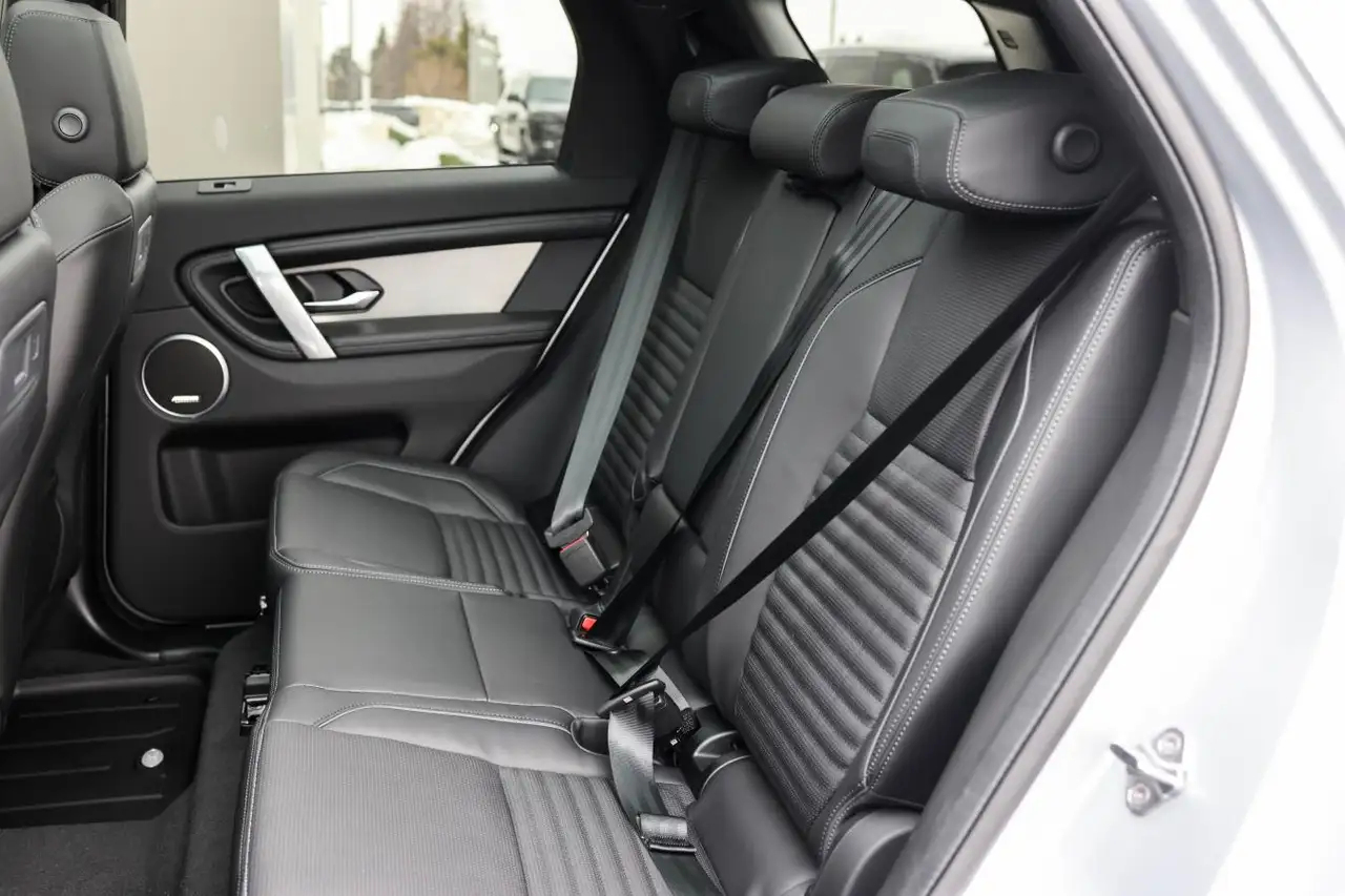 Land Rover Discovery Sport - Image 38
