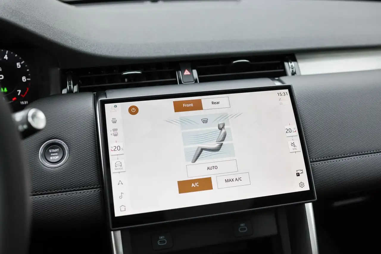 Land Rover Discovery Sport - Image 32
