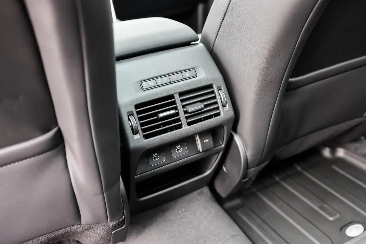 Land Rover Discovery Sport - Image 39