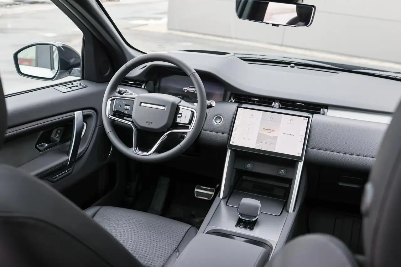 Land Rover Discovery Sport - Image 41