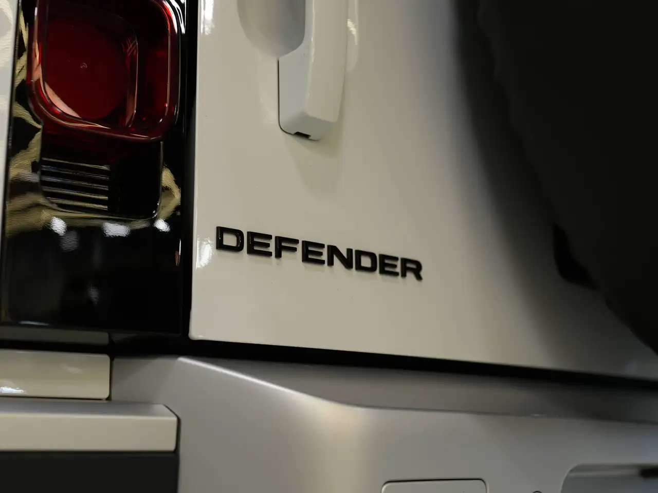 Land Rover Defender - Image 24