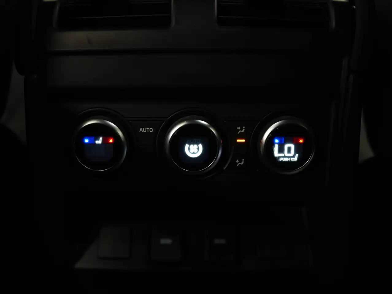 Land Rover Defender - Image 28