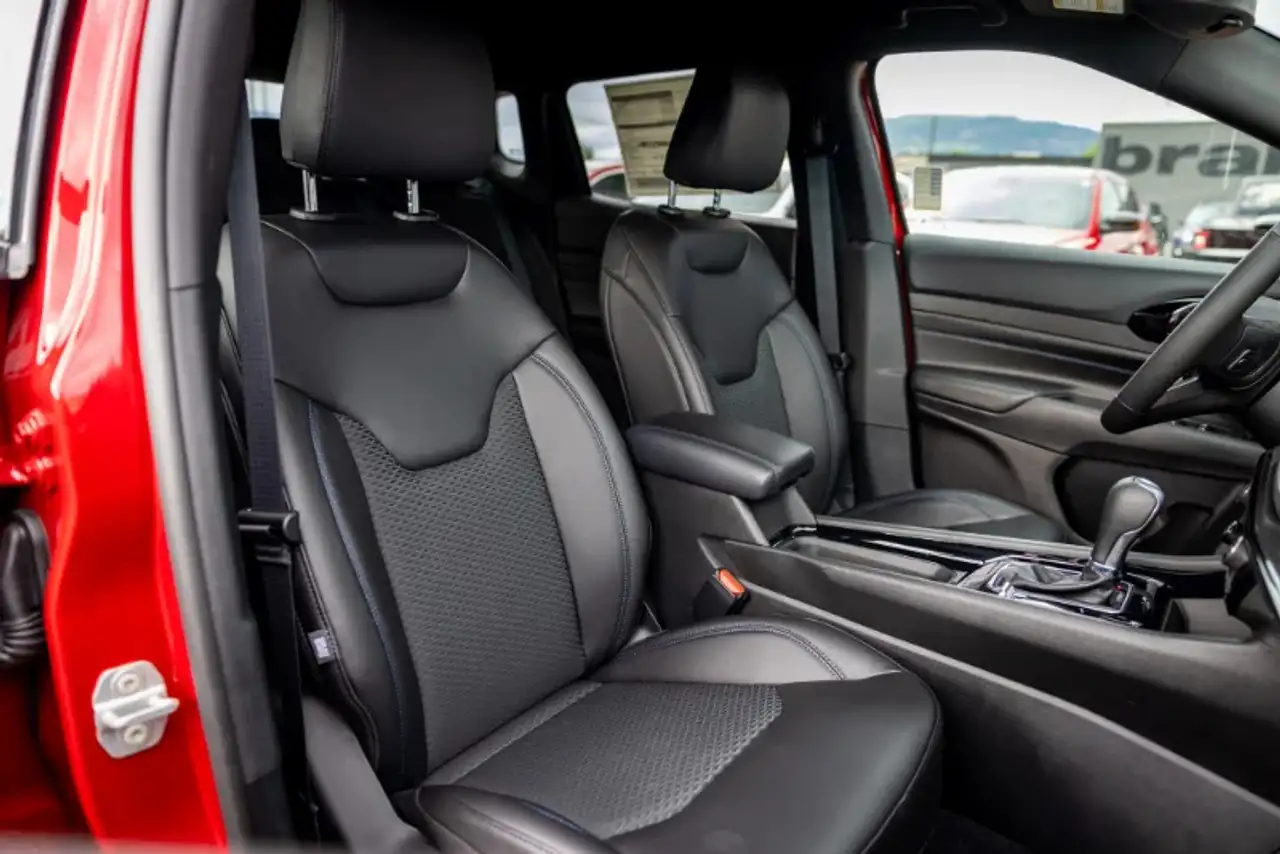 Jeep Compass - Image 26