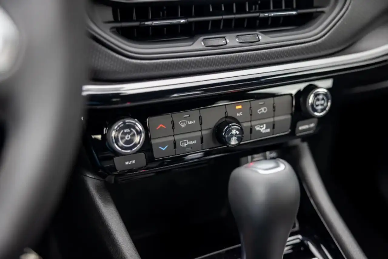 Jeep Compass - Image 12