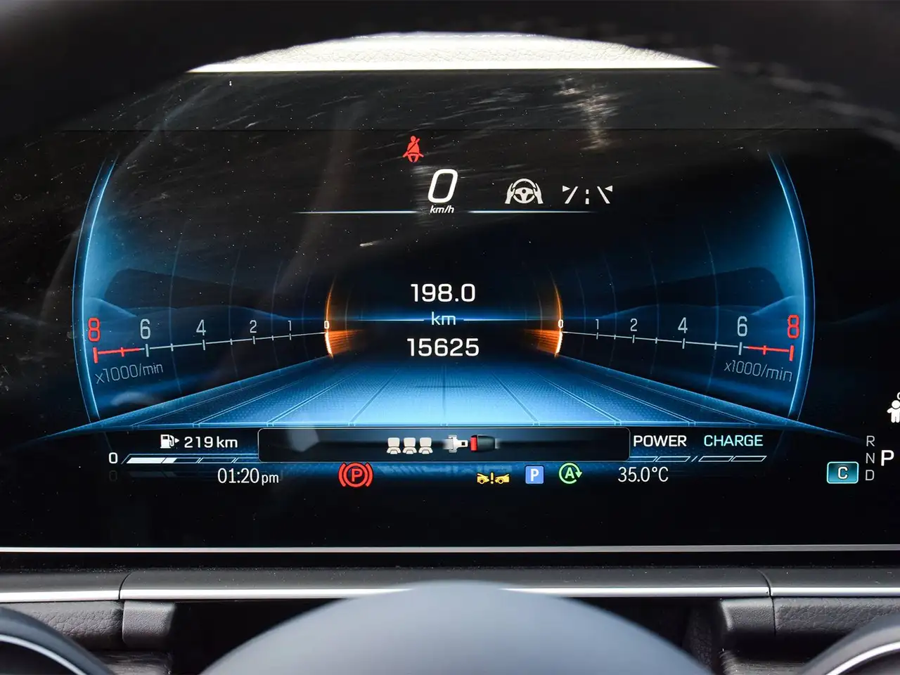 Mercedes-Benz GLE - Image 17