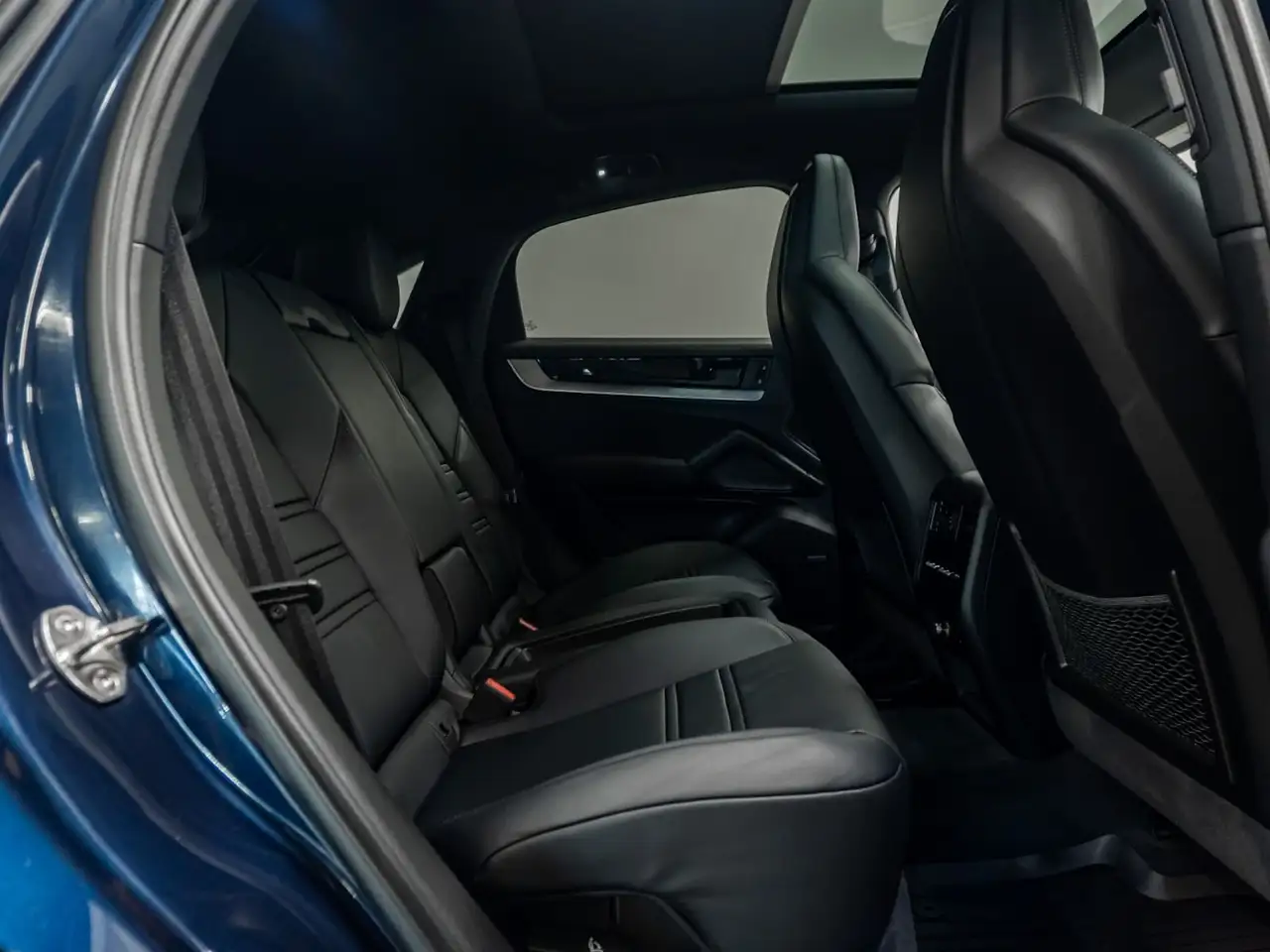 Porsche Cayenne - Image 21