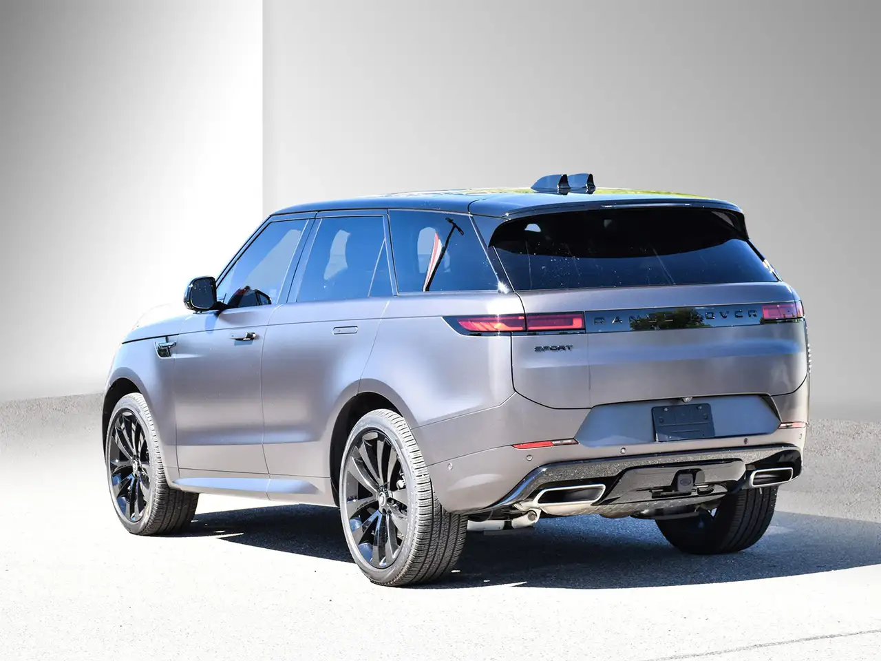 Land Rover Range Rover Sport - Image 4