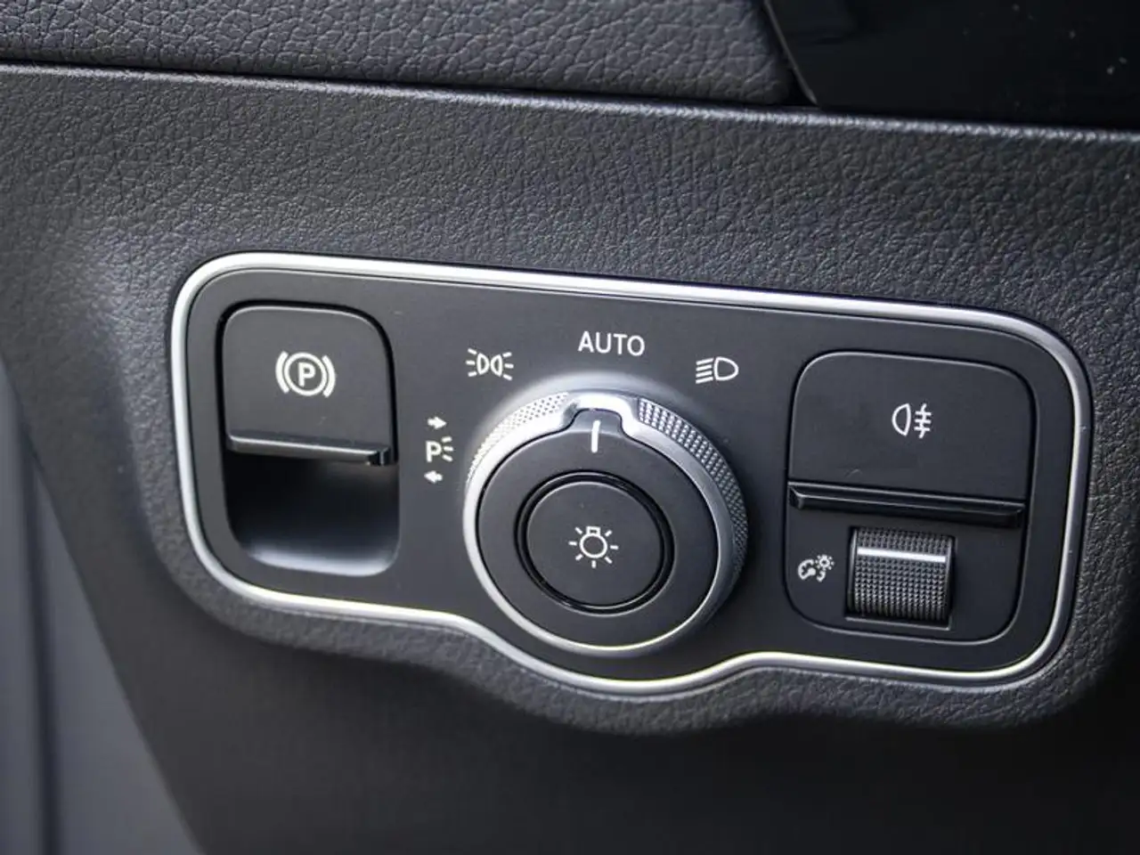 Mercedes-Benz GLA - Image 7