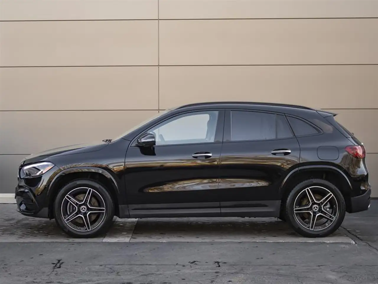 Mercedes-Benz GLA - Image 4